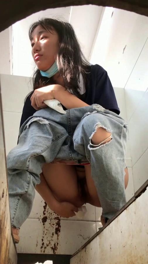 Asian Peeping Voyeur Uncensoredトイレでおしっこをする美しい女性 2024 (BFJP-101) [UltraHD/2K/720x1280]
